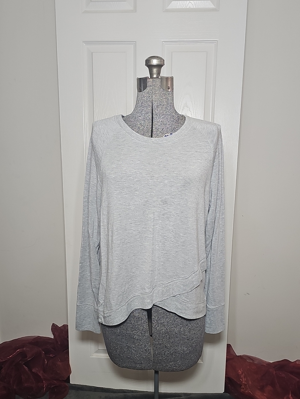 Athleta Serenity Criss Cross‎ Lightweight Gray Sweatshirt Size XL